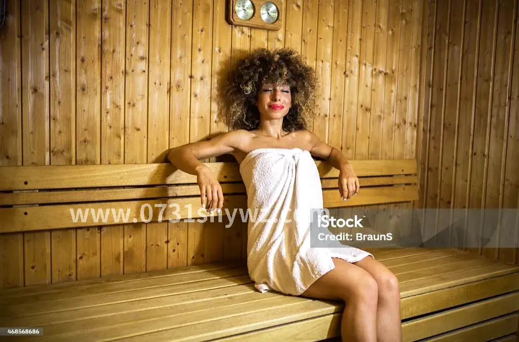 桑拿房内的蒸汽效果